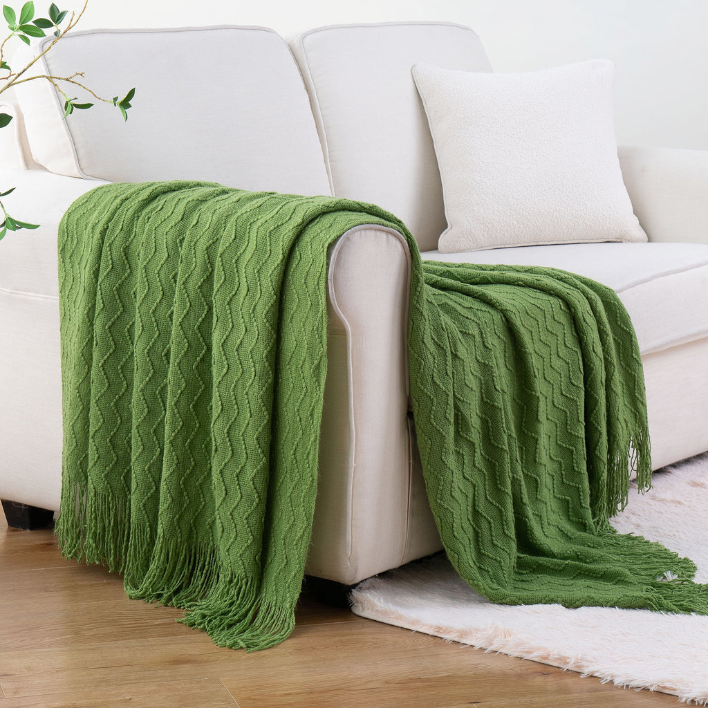 Battilo Green Textured Throw Blanket, Lightweight Spring Decor Blanket for Living Room, 50"X60"