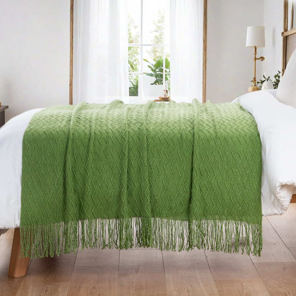 Battilo Green Textured Throw Blanket, Lightweight Spring Decor Blanket for Living Room, 50"X60"